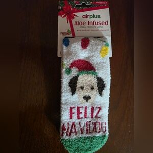 Aloe Infused Holiday Socks - White, Red, Green, Yellow